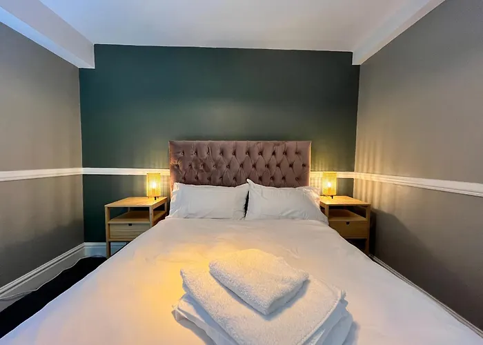 Mossley Hill RetreatAirport Hotel