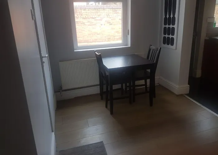 Kensington Guest House LiverpoolAirport Hotel